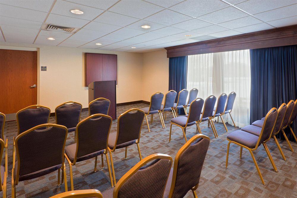 Holiday Inn Express Seaford-Route 13 시설 사진
