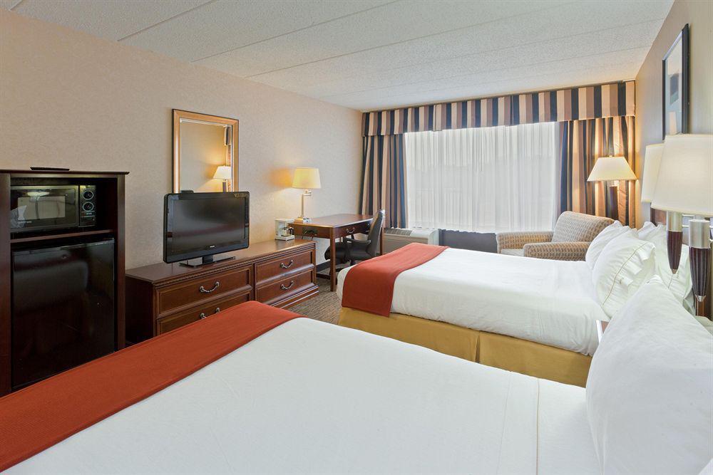 Holiday Inn Express Seaford-Route 13 객실 사진