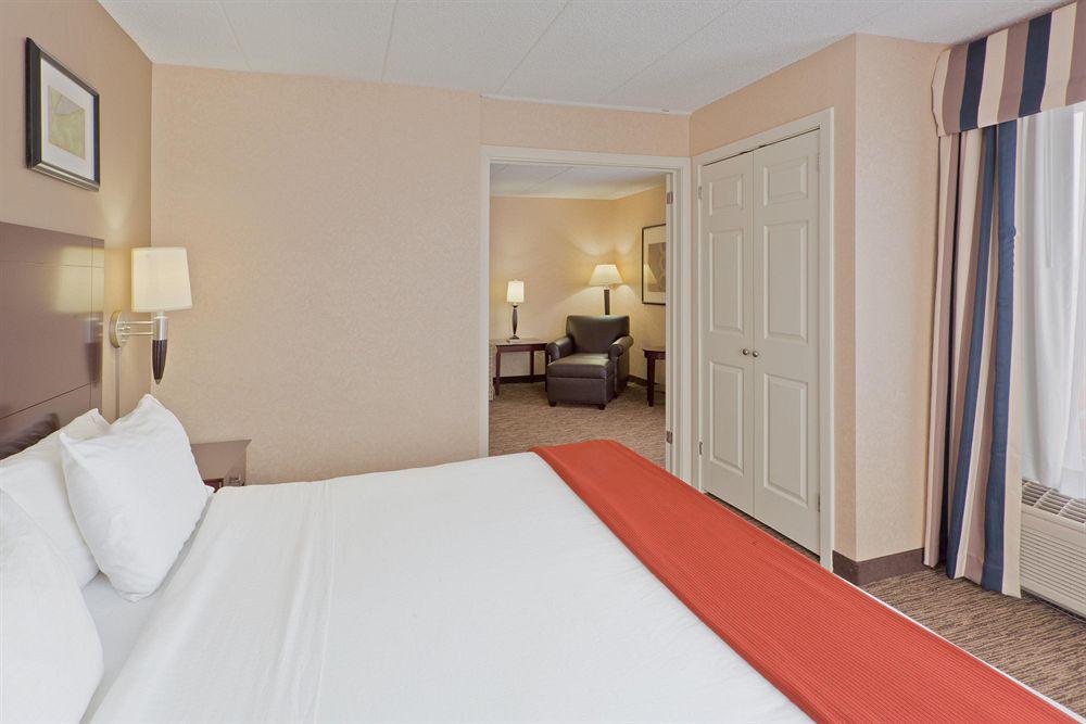 Holiday Inn Express Seaford-Route 13 객실 사진